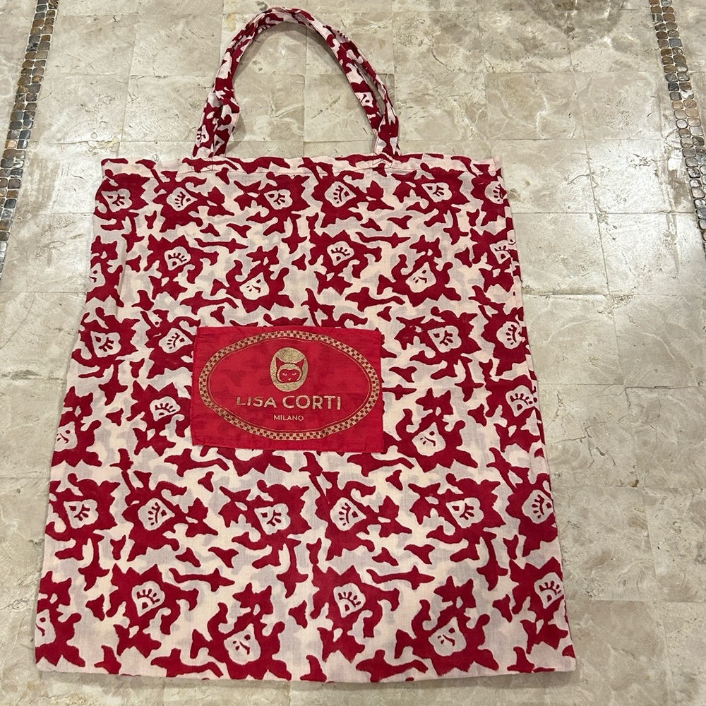 Lisa Corti cotton tote bag with a red and white pattern cat pocket on‎ front